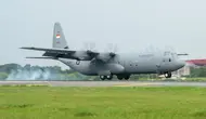 Pesawat C-130J Super Hercules kelima pesanan Menteri Pertahanan Prabowo Subianto tiba Lanud Halim Perdanakusuma, Jakarta, Kamis (16/5/2024). (Merdeka)