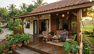 7 Desain Teras Rumah Kampung yang Adem dan Asri, Cocok untuk Bersantai