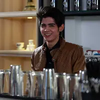 Aliando Syarief mengaku bertambahnya massa tubuhnya ketika beberapa waktu lalu ia sering makan malam dan minum susu. (Deki Prayoga/Bintang.com)