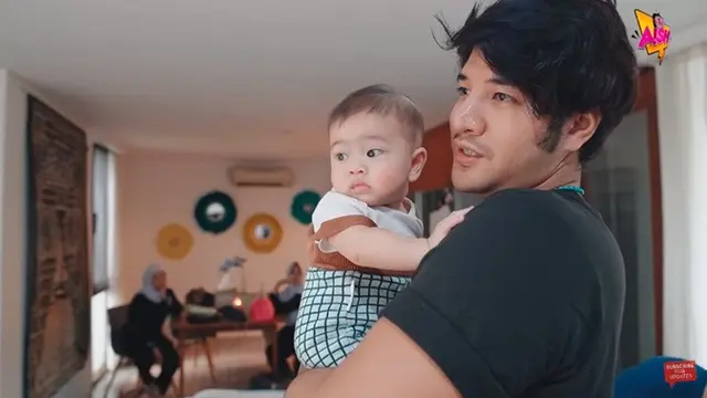 7 Momen Seru Irish Bella dan Ammar Zoni Saat Asuh Anak Kembar Syahnaz