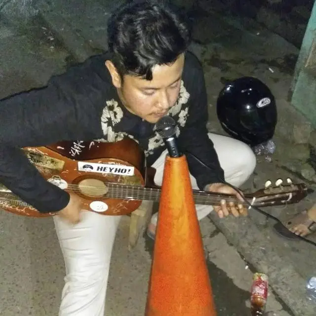 Penyalahgunaan Kerucut Lalu Lintas yang Kreatif