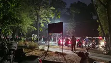 Demo di Unhas Berujung Ricuh: Motor Listrik Dibakar, 1 Mahasiswa Ditangkap