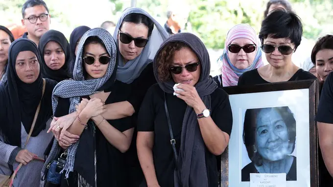 [Bintang] Sophia Latjuba dan Eva Celia 