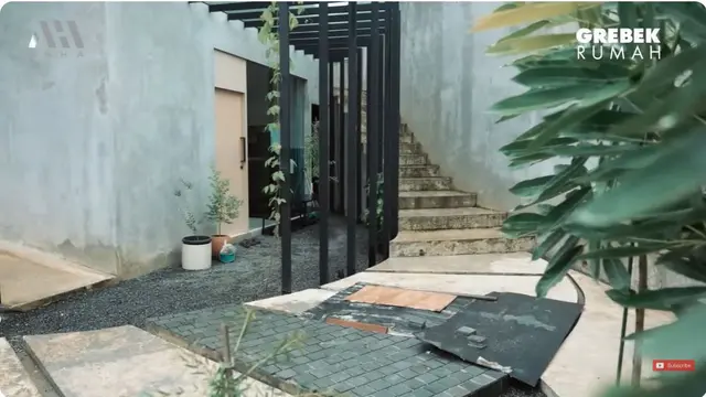 Ada Pembatas Ikhwan dan Akhwat, Ini 9 Potret Kantor Ustaz Felix Siauw yang Estetik