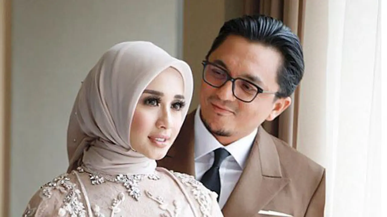 Laudya Cynthia Bella Tampil dengan gaun pengantin bernuansa pastel