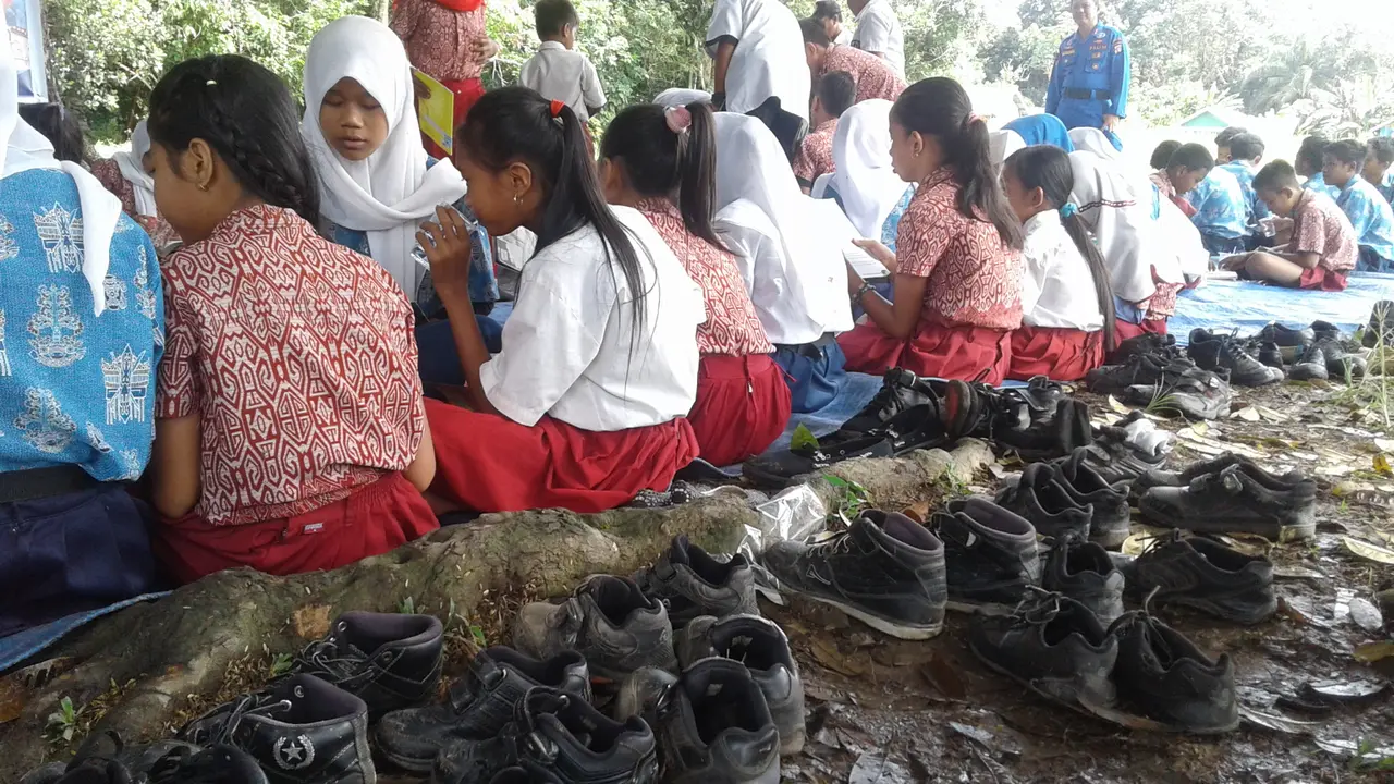 Anak-Anak Sekolah di Kalteng