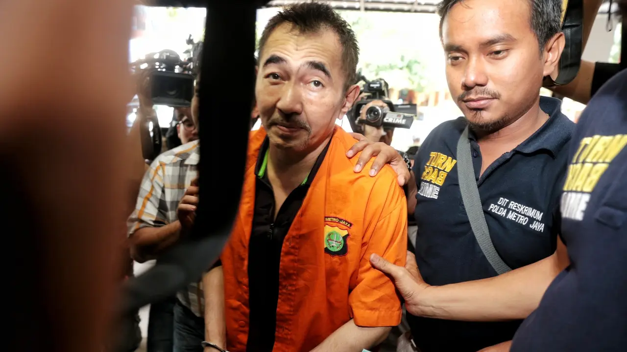 [Bintang] Gatot Brajamusti