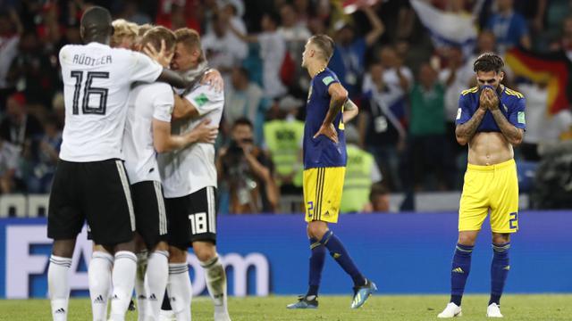 FOTO: Gol Injury Time Toni Kroos Antar Jerman Bungkam Swedia