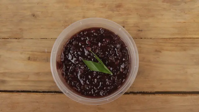 ilustrasi manfaat mengonsumsi ketan hitam untuk meningkatkan sistem imun tubuh/Maharani afifah/shutterstock