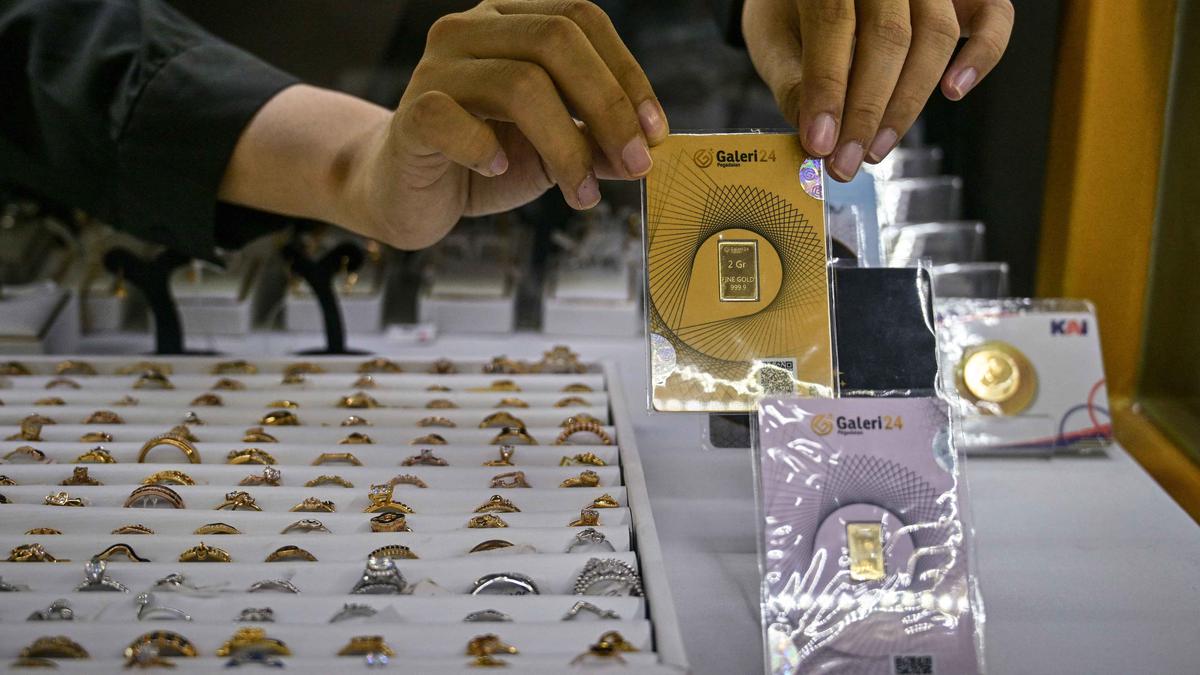 Harga Emas Dunia Melambung Tersengat Ketegangan Geopolitik