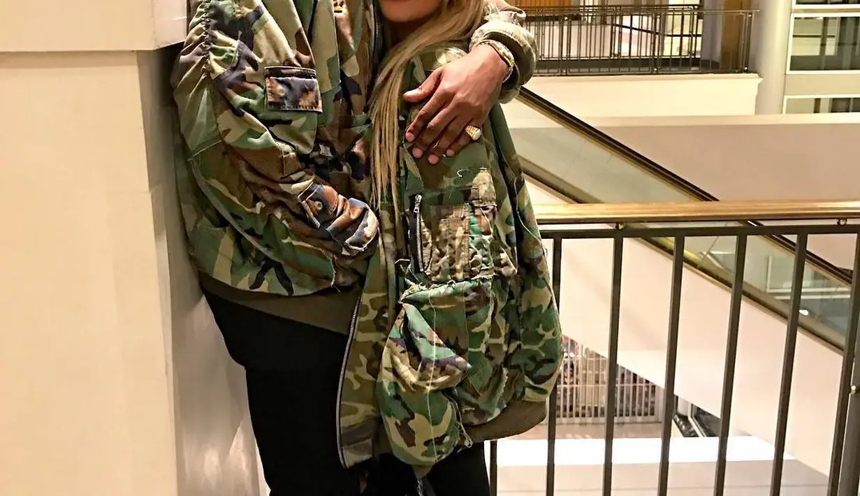 Khloe Kardashian dan Tristan Thompson tertangkap kamera menghadiri ulang tahun temannya dan datang bersamaan. (instagram/khloekardashian)