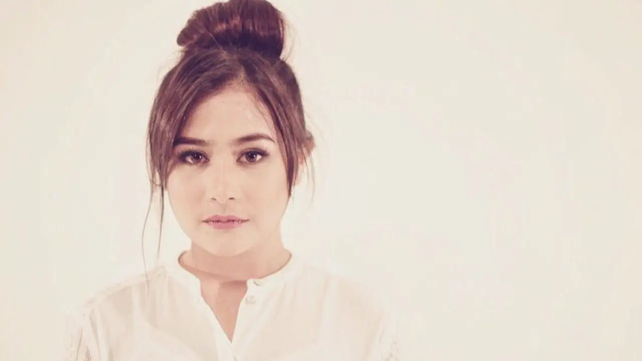 Prilly Latuconsina