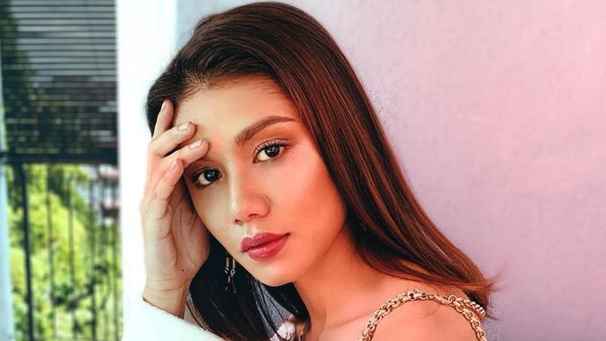 4 Fakta Mimi Lana Artis Malaysia Yang Dikecam Karena Foto Seksi Showbiz Liputan6 Com