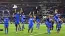Pemain Juventus merayakan kemenangan atas Olympique Lyon dalam laga Grup H Liga Champions di Stade de Lyon, Prancis, Rabu (19/10/2016) dini hari WIB. (AFP/Philippe Desmazes)