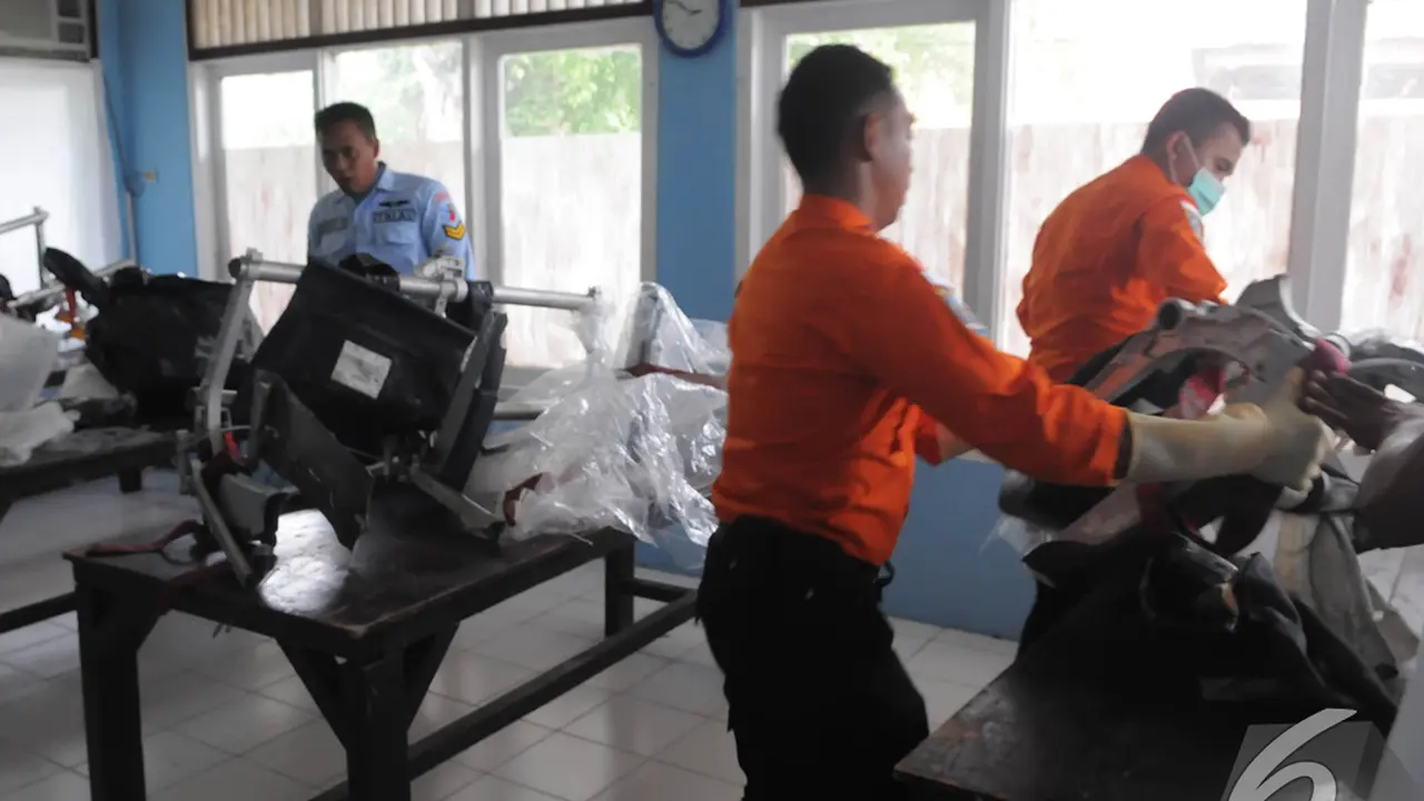 Bangku Milik AirAsia QZ8501 Berhasil Ditemukan