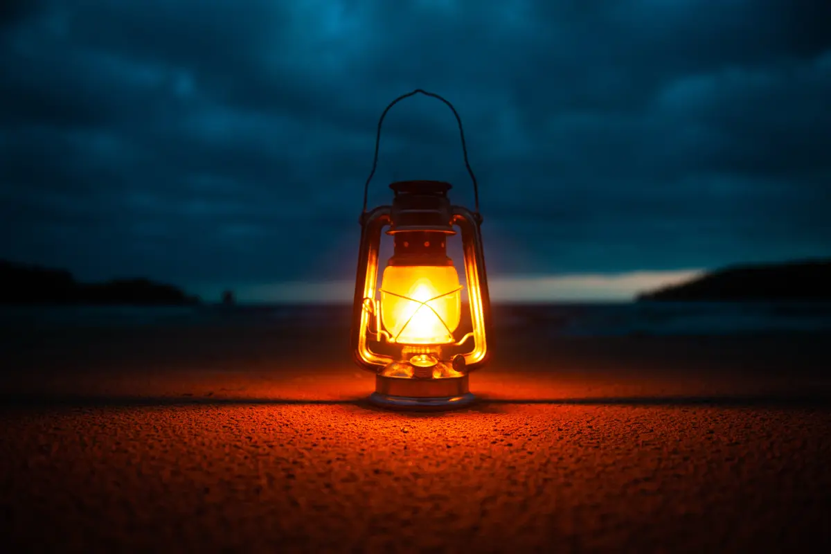 [Fimela] Lampu Minyak