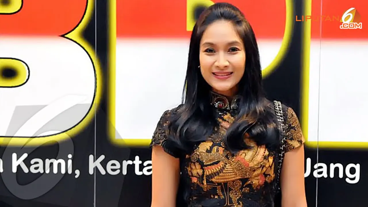 happy-salma-140121a.jpg