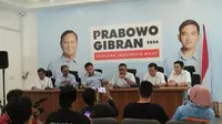 TKN Prabowo-Gibran menanggapi putusan DKPP yang menyatakan Ketua KPU Hasyim Asy'ari dan jajaran melanggar kode etik terkait penerimaan pendaftaran Gibran Rakabuming Raka sebagai cawapres. (Liputan6.com/ Winda Nelfira)