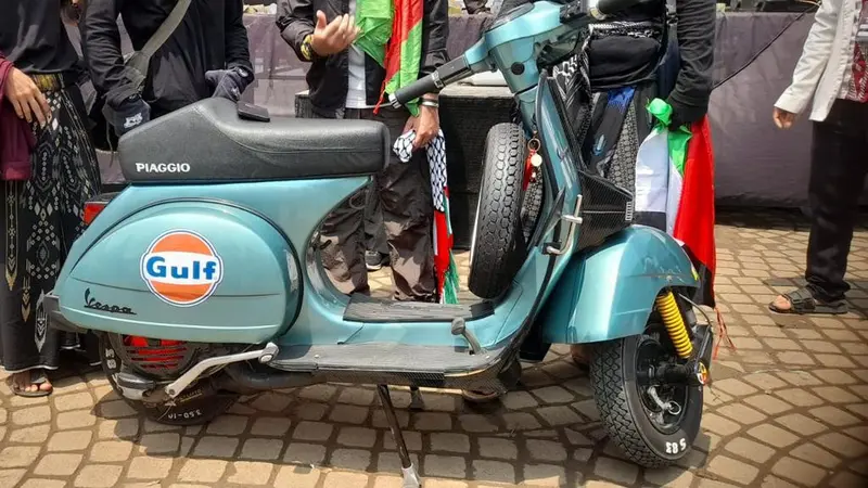 Vespa yang di lelang untuk donasi ke Palestina. (Dokumentasi Laz Harfa). (Selasa, 14 November 2023).