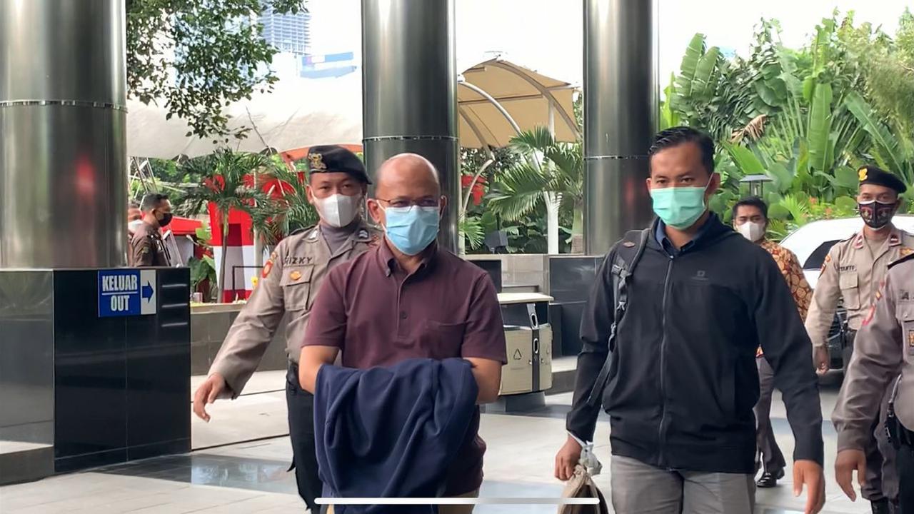 Tersangka Kasus Pajak yang Ditangkap di Sulsel Wawan Ridwan Tiba di Gedung KPK