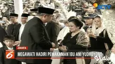 Presiden ke-5 RI Megawati Soekarnoputri hadiri pemakaman Ani Yudhoyono bersama Puan Maharani.