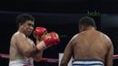 Namun sesekali, mantan juara tinju dunia kelas bantam junior IBF itu melepaskan pukulan. (Bola.com/Vitalis Yogi Trisna)