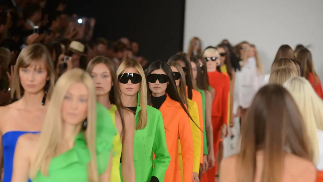 Intip Kegiatan Para Model Dibalik Panggung New York Fashion Week