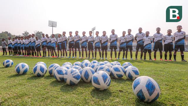 Foto: Keseruan Coaching Clinic Bareng Borussia Dortmund, Dibimbing Langsung oleh Tiga Legenda Die Borussen
