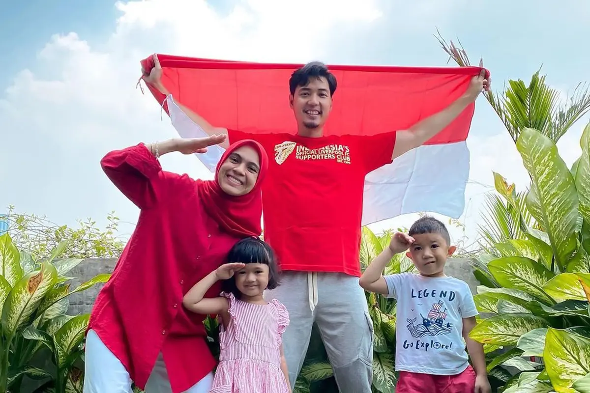 FOTO: Keharmonisan Keluarga Kecil Nycta Gina dan Rizky Kinos