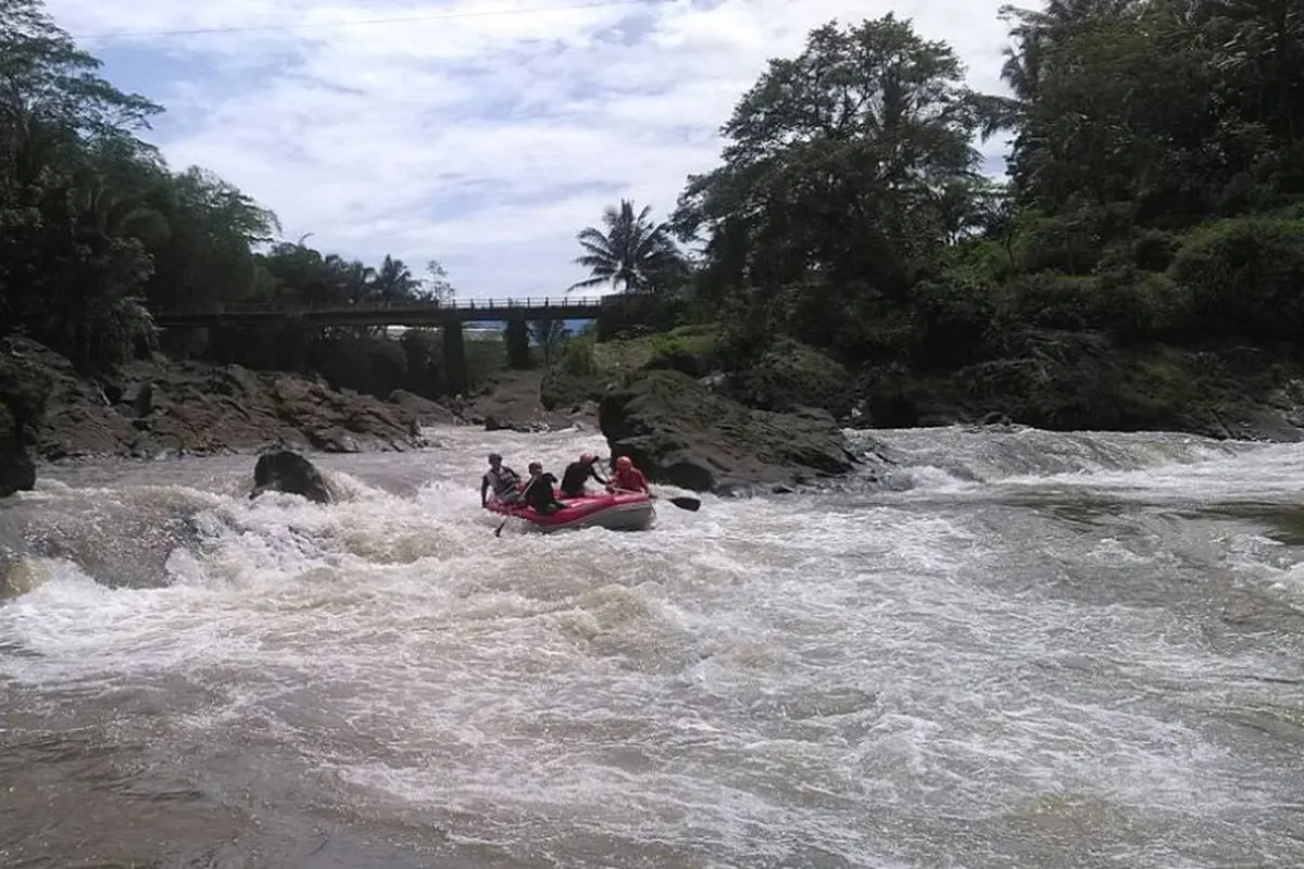 Ilustrasi – Arung jeram atau rafting, olahraga yang memacu edrenalin. (Foto: Liputan6.com/Dinkominfo Purbalingga/Purbalingga/Muhamad Ridlo)