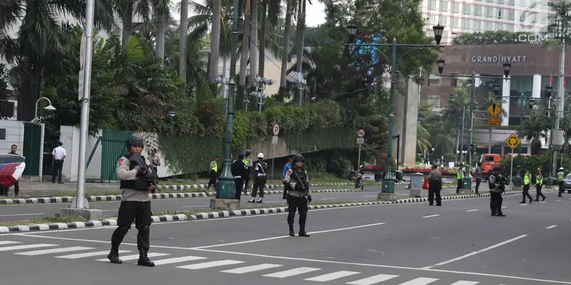 TNI Polri Amankan Kepulangan Obama