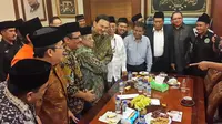 Ahok-Djarot di Kantor PBNU, Kramat Raya, Jakarta Pusat, Senin (10/4/2017). (Liputan6.com/Putu Merta Surya Putra)