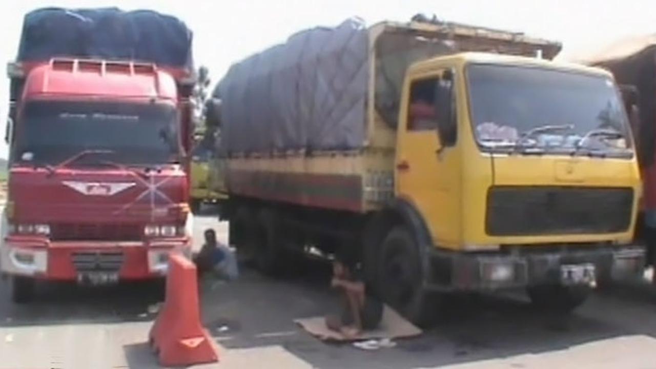 Pasca Jembatan Comal Roboh - Liputan6 Petang