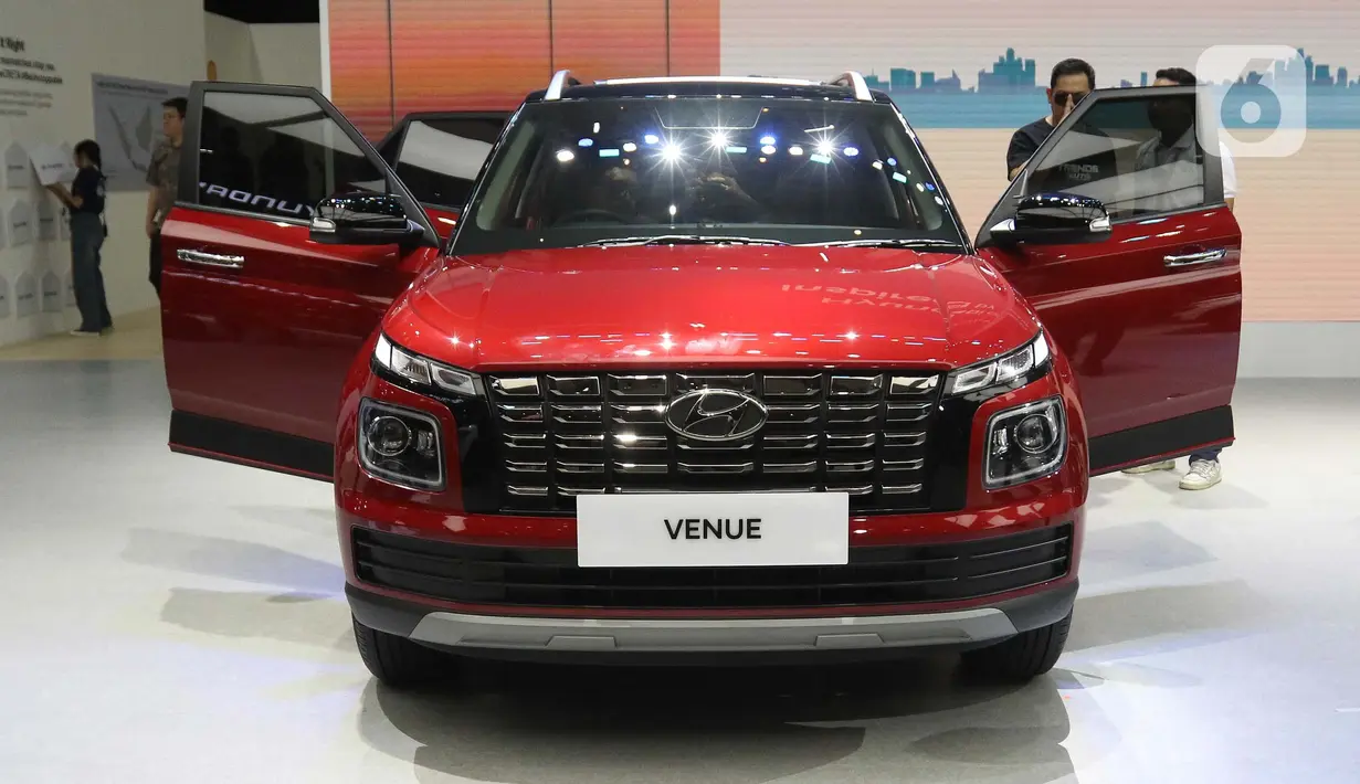 Ajang pameran dan promosi otomotif ini akan berlangsung hingga 23 Februari 2025. (Liputan6.com/Herman Zakharia)
