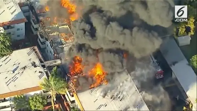 Gedung apartemen terbakar di Pico Rivera, Los Angeles