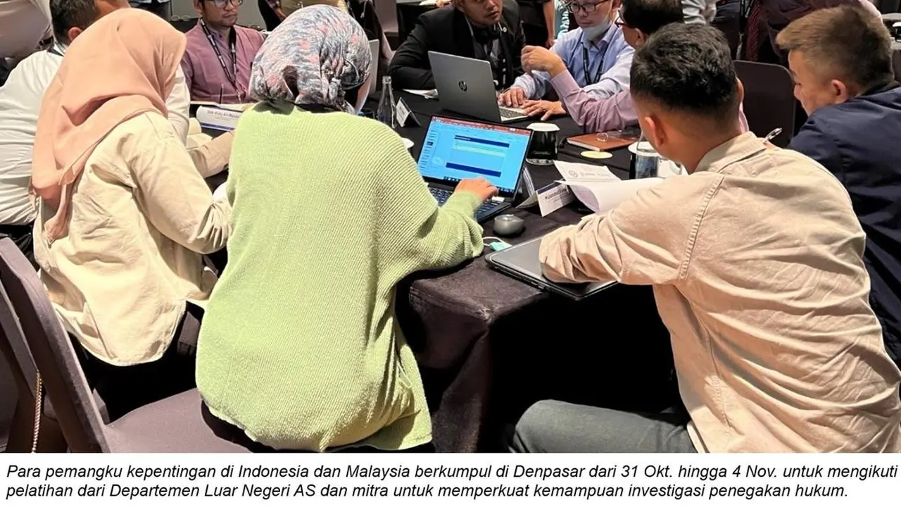 Kantor Urusan Senjata Pemusnah Massal Terorisme (WMDT) Departemen Luar Negeri AS melatih para pemangku kepentingan di Indonesia menggunakan asesmen penyelidikan terhadap ancaman terorisme (Kedubes AS).
