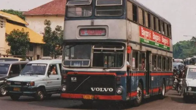 bus tingkat