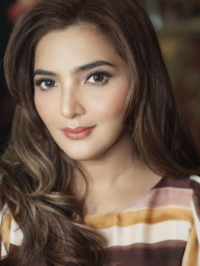 7 Gaya Pemotretan Ashanty dengan Makeup Flawless, Tetap Menawan