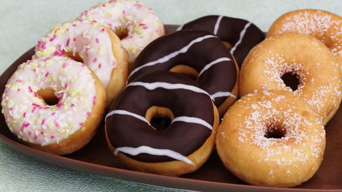 Cara Membuat Topping Donat Cokelat dan Warna-Warni - Lifestyle Fimela.com