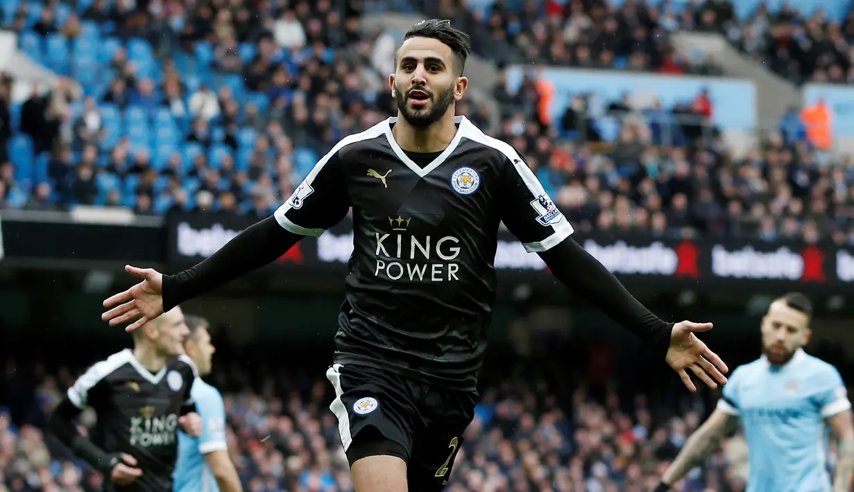 3. Bintang Leicester City, Riyad Mahrez, membukukan konversi keberhasilan 30,95 % saat mencetak 13 gol dari 42 tendangan ke arah gawang dari dalam kotak penalti. (AFP/Adrian Dennis)