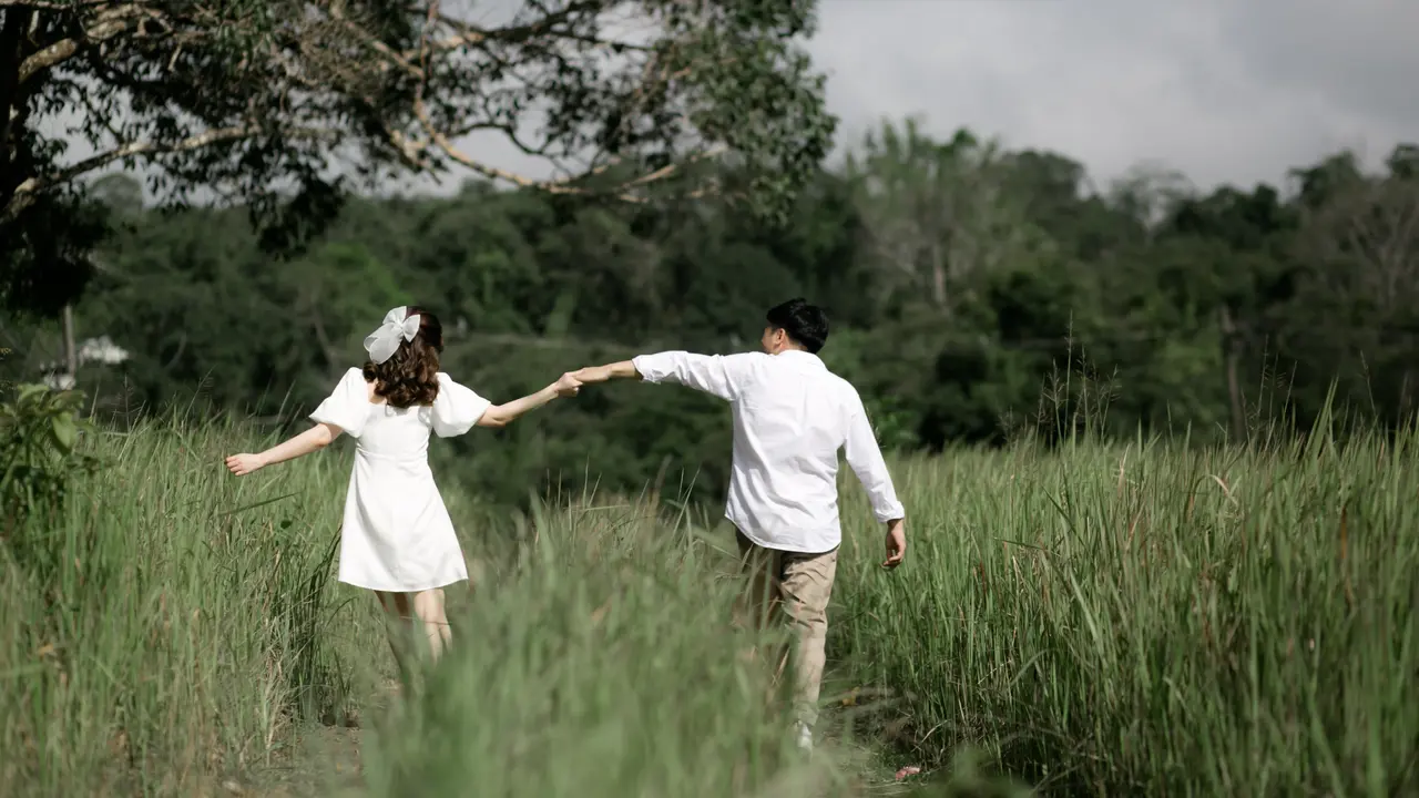couple februari bahagia