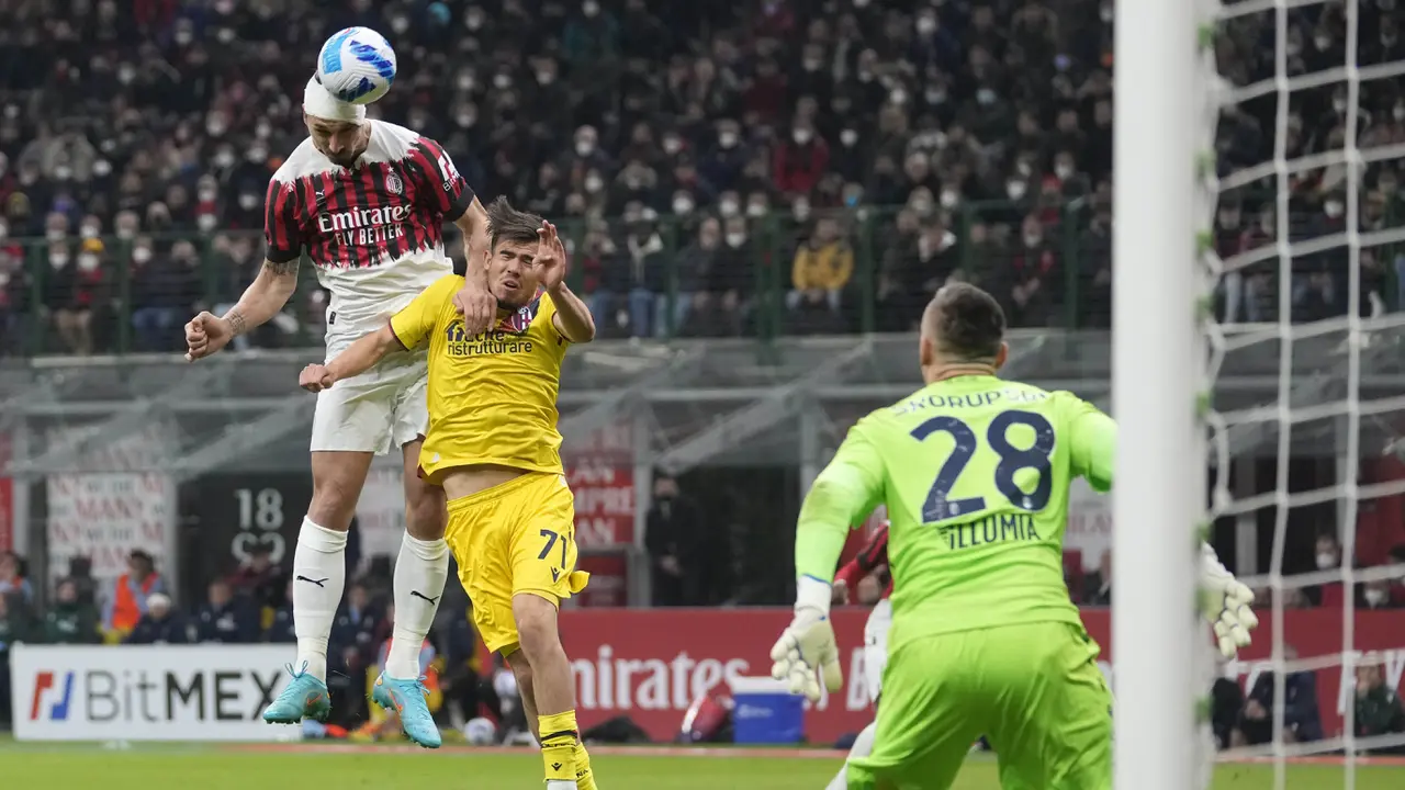 Foto: Zlatan Ibrahimovic Berdarah-Darah, AC Milan Ditahan Imbang Bologna di Liga Italia