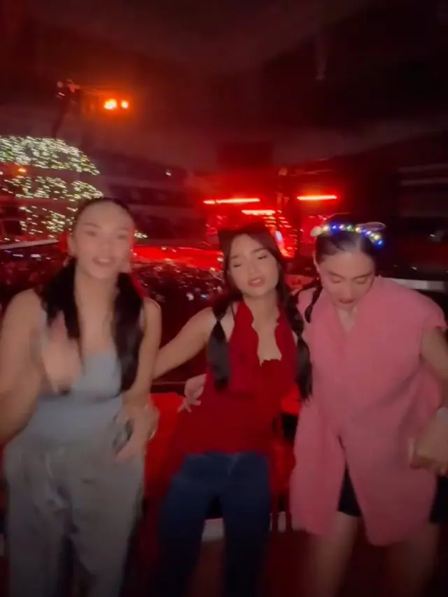 Fuji An Saat Nonton Konser Bruno Mars Hari Pertama di Jakarta. [@fuji_an]