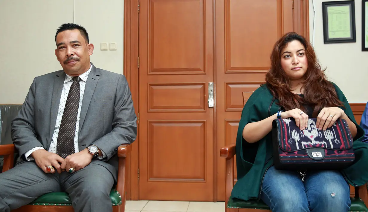 Dalam sidang yang beragendakan putusan itu akhirnya ditunda. Itu lantaran Jane dan Didi belum melakukan mediasi. Bahkan yang menjadi mediatornya berhalangan hadir. (Deki Prayoga/Bintang.com)