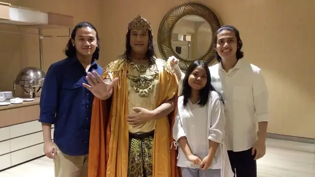 Jarang Tersorot, Ini 6 Potret Anto Wijaya Pemeran Angling Dharma Bersama Anaknya