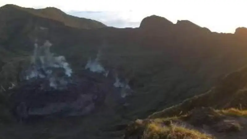 Kondisi Gunung Awu di Kabupaten Kepulauan Sangihe, Sulut, pada Sabtu (11/5/2024).