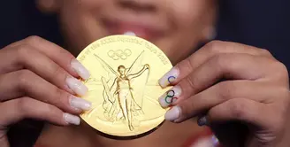 Sunisa Lee atlet gymnastics peraih medali emas pun mengenakan nail atlet bertemakan Olimpiade. Dok. Instagram @Sunisalee