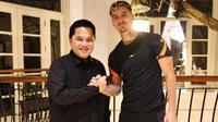 Ketua PSSI, Erick Thohir bersama pemain naturalisasi Timnas Indonesia, Shayne Pattynama. (Instagram Erick Thohir).