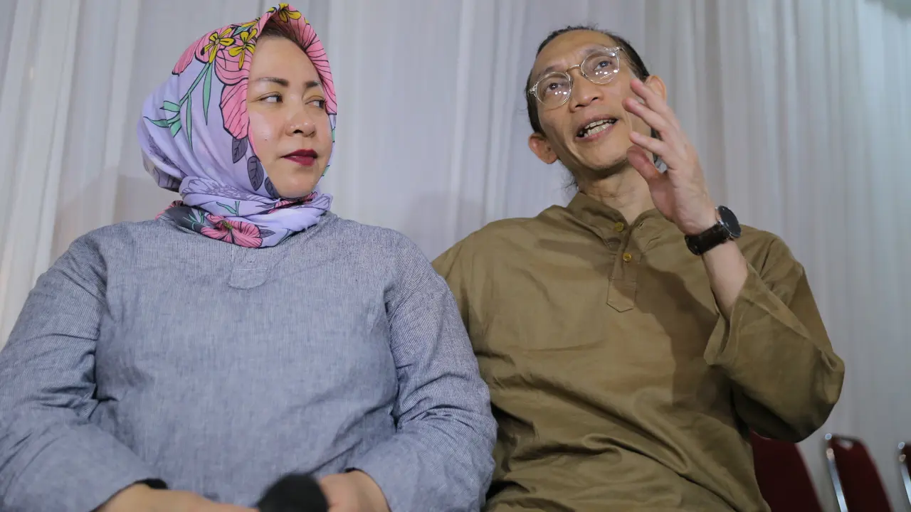 [Bintang] Melly Goeslaw dan Anto Hoed