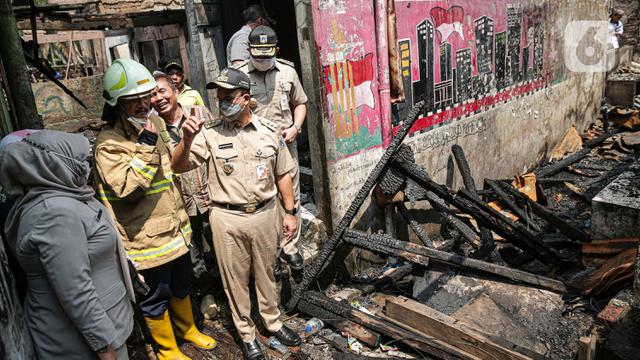 Anies Baswedan Tinjau Kebakaran Pasar Gembrong